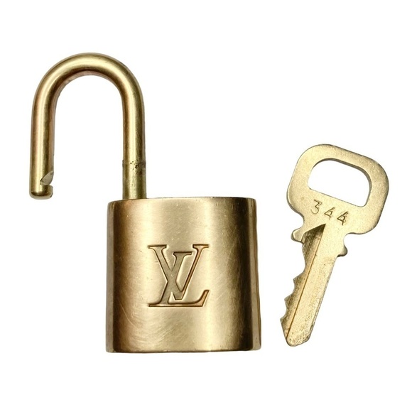 #344 Authentic Louis Vuitton Brass Lock & Key Set on a 18K Gold Plated Necklace - Picture 10 of 12